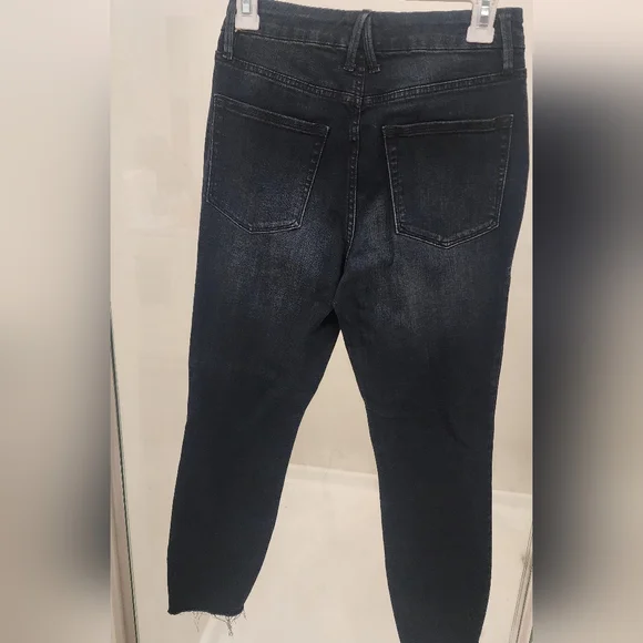 Good American "Good Waist" 27 dark distressed straight leg hem cut Jean - Picture 2 of 5